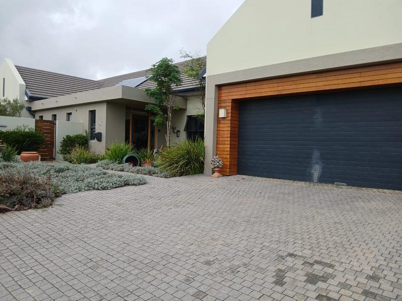 4 Bedroom Property for Sale in Graanendal Western Cape